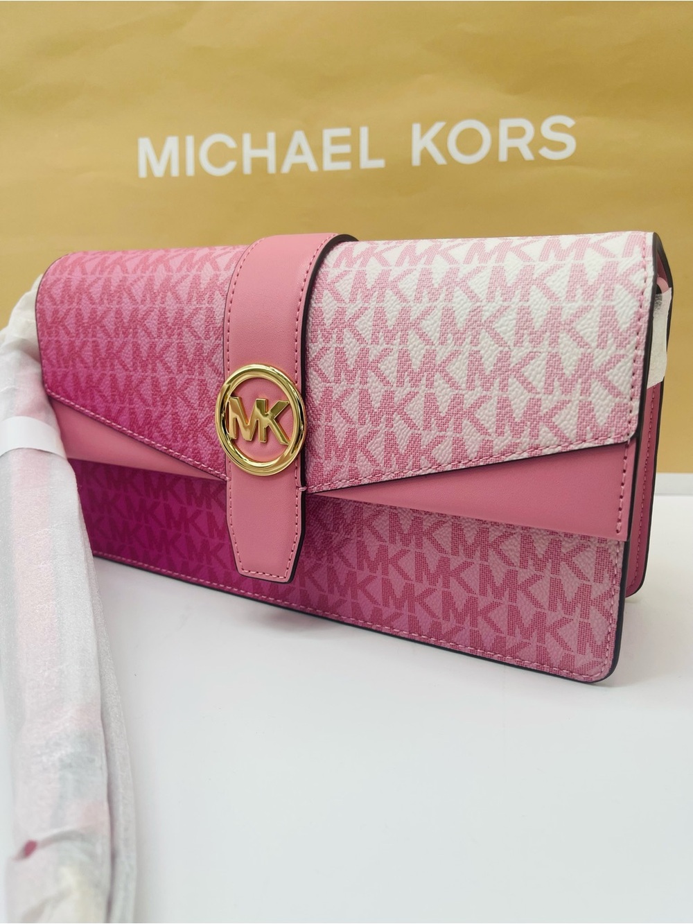 MICHAEL KORS Greenwich Md Ombré Signatur Logo Convertible Shoulder
Carnation
NWT - Picture 10 of 16